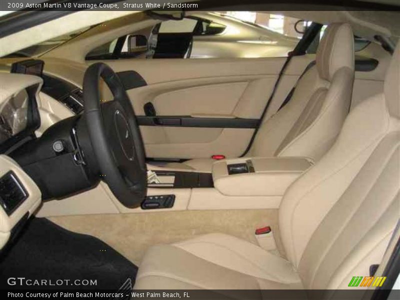 Stratus White / Sandstorm 2009 Aston Martin V8 Vantage Coupe