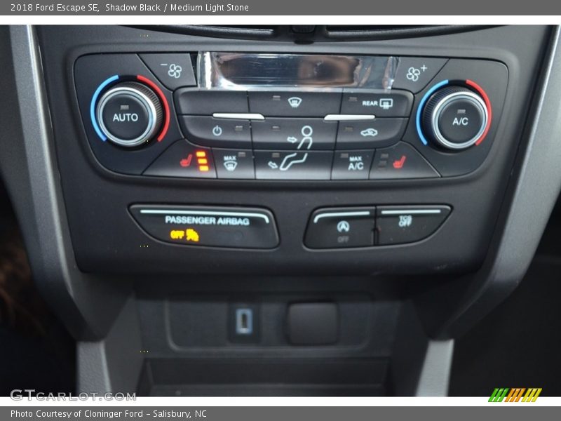 Shadow Black / Medium Light Stone 2018 Ford Escape SE