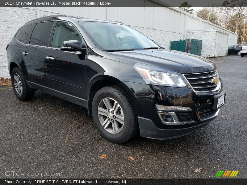 Mosaic Black Metallic / Ebony 2017 Chevrolet Traverse LT