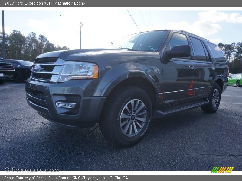 Magnetic / Ebony 2017 Ford Expedition XLT