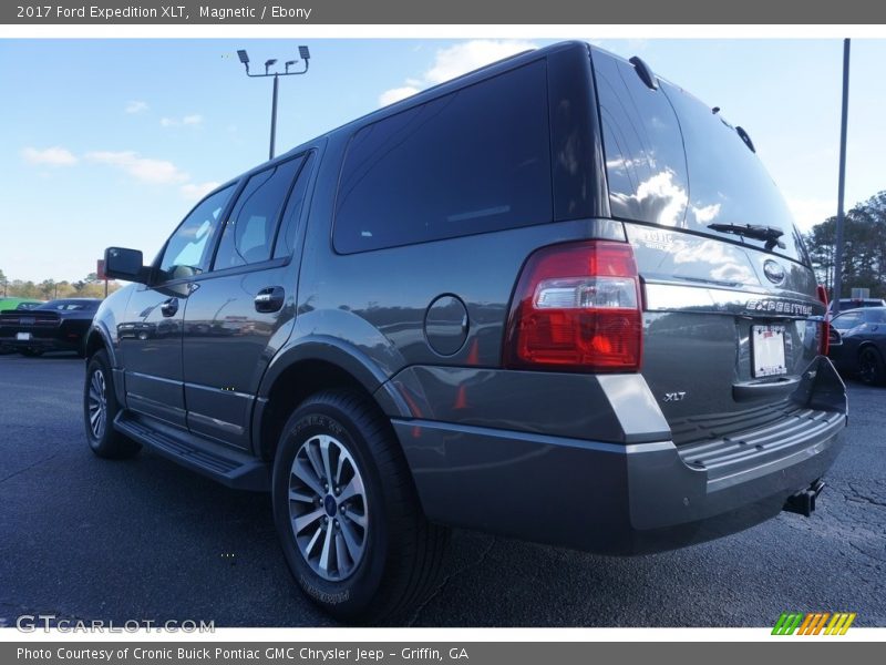 Magnetic / Ebony 2017 Ford Expedition XLT