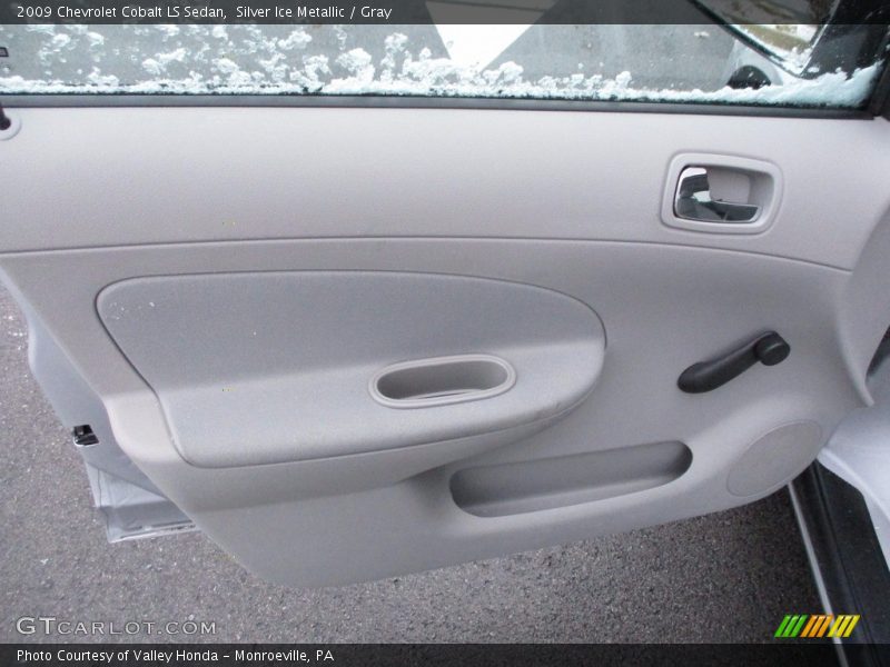 Silver Ice Metallic / Gray 2009 Chevrolet Cobalt LS Sedan