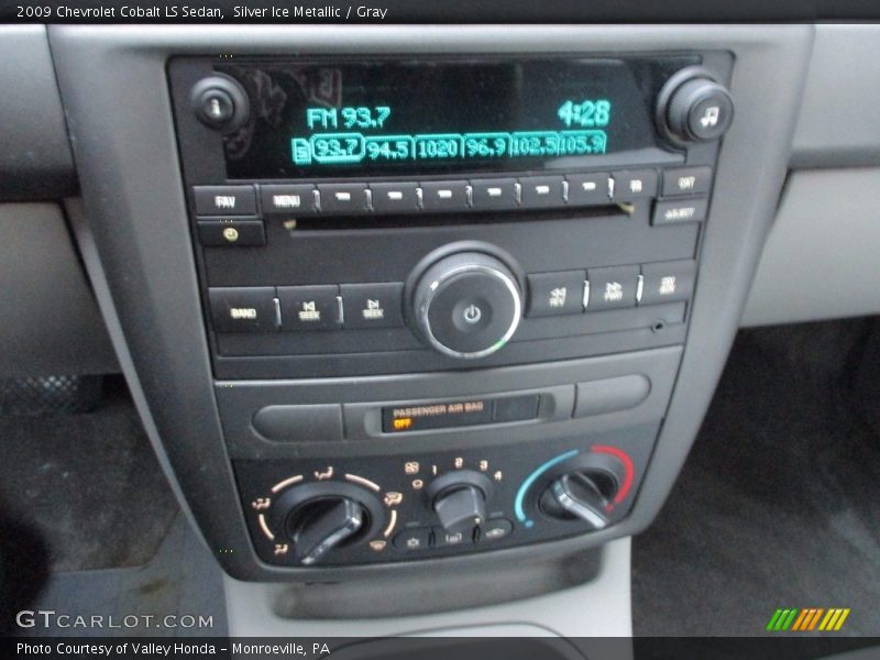 Silver Ice Metallic / Gray 2009 Chevrolet Cobalt LS Sedan