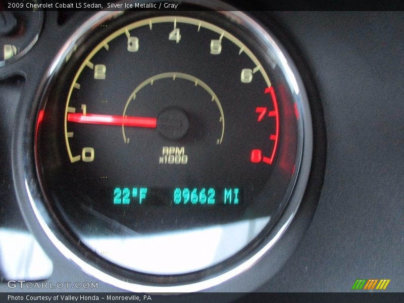 Silver Ice Metallic / Gray 2009 Chevrolet Cobalt LS Sedan