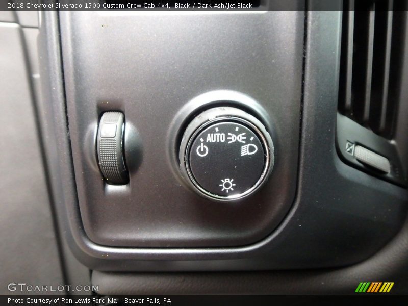 Controls of 2018 Silverado 1500 Custom Crew Cab 4x4