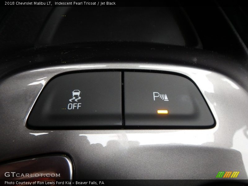 Iridescent Pearl Tricoat / Jet Black 2018 Chevrolet Malibu LT