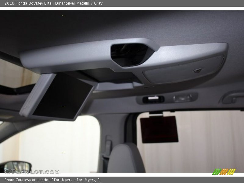 Lunar Silver Metallic / Gray 2018 Honda Odyssey Elite