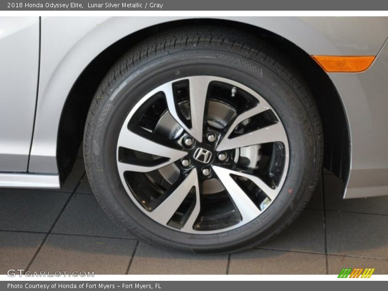 Lunar Silver Metallic / Gray 2018 Honda Odyssey Elite