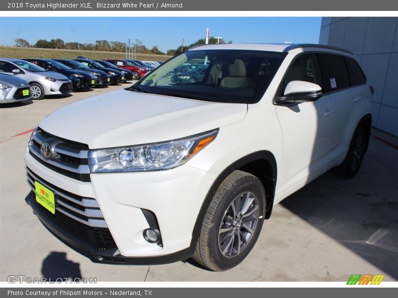 Blizzard White Pearl / Almond 2018 Toyota Highlander XLE