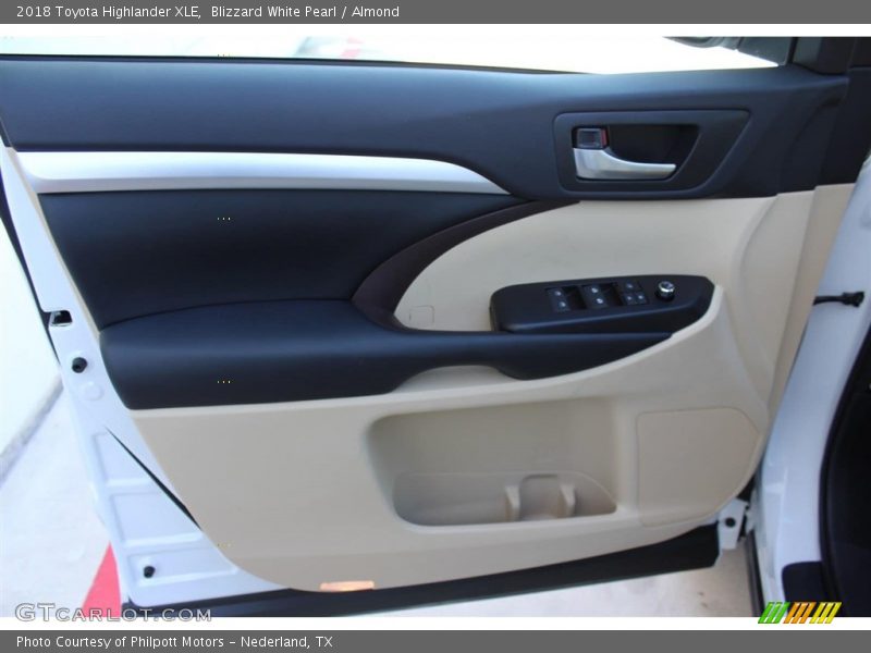 Blizzard White Pearl / Almond 2018 Toyota Highlander XLE