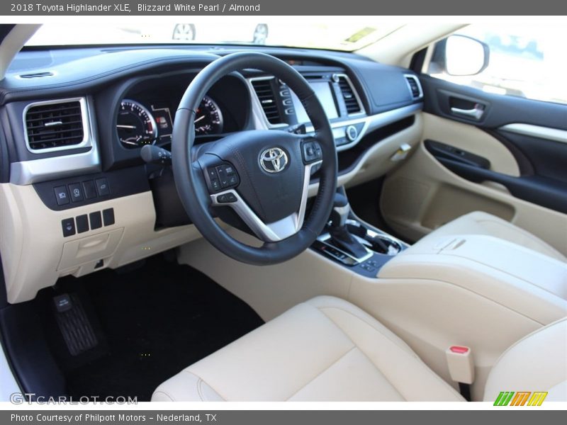 Blizzard White Pearl / Almond 2018 Toyota Highlander XLE