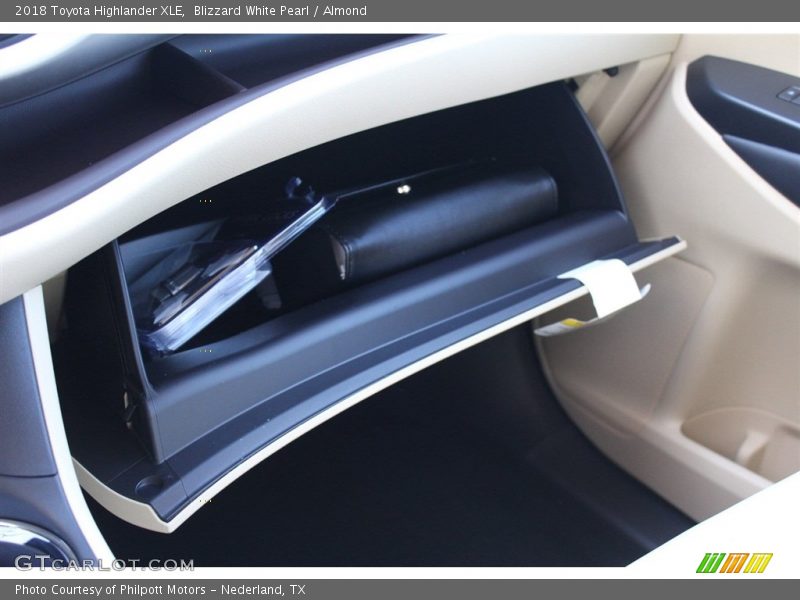 Blizzard White Pearl / Almond 2018 Toyota Highlander XLE