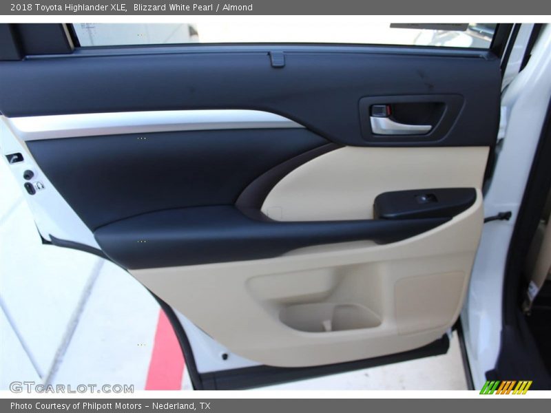 Blizzard White Pearl / Almond 2018 Toyota Highlander XLE