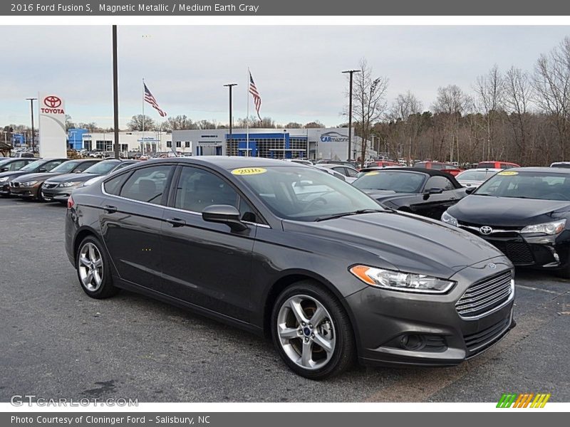 Magnetic Metallic / Medium Earth Gray 2016 Ford Fusion S