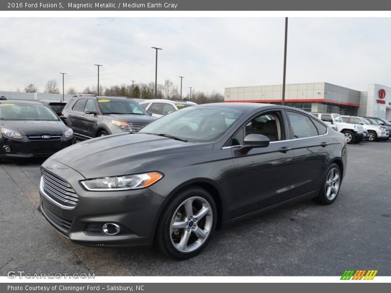 Magnetic Metallic / Medium Earth Gray 2016 Ford Fusion S