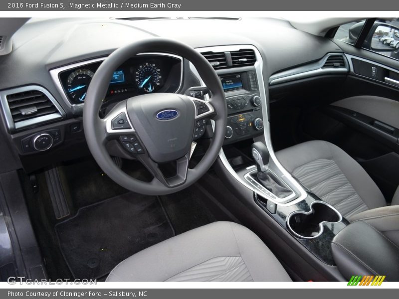 Magnetic Metallic / Medium Earth Gray 2016 Ford Fusion S