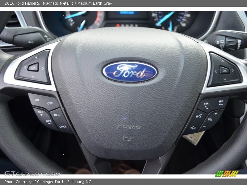 Magnetic Metallic / Medium Earth Gray 2016 Ford Fusion S