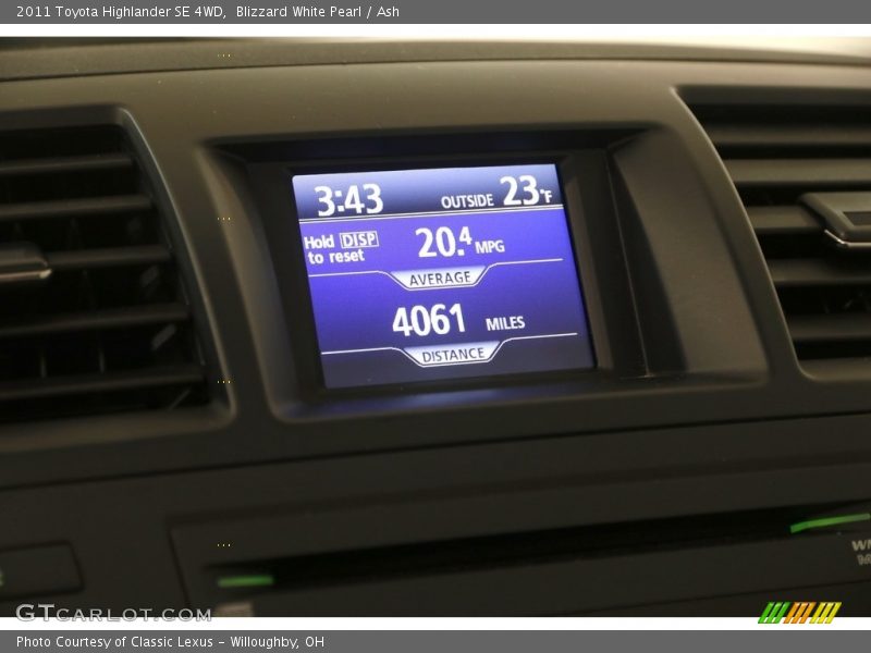 Blizzard White Pearl / Ash 2011 Toyota Highlander SE 4WD