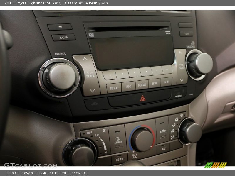 Blizzard White Pearl / Ash 2011 Toyota Highlander SE 4WD