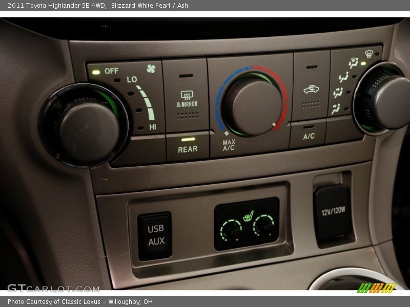 Blizzard White Pearl / Ash 2011 Toyota Highlander SE 4WD