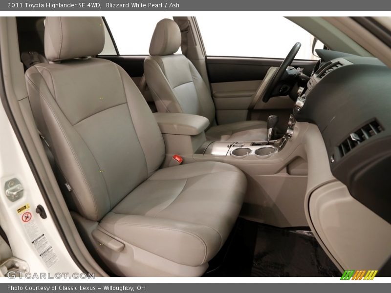 Blizzard White Pearl / Ash 2011 Toyota Highlander SE 4WD