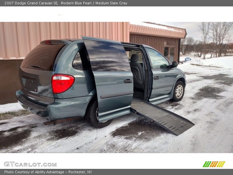 Modern Blue Pearl / Medium Slate Gray 2007 Dodge Grand Caravan SE
