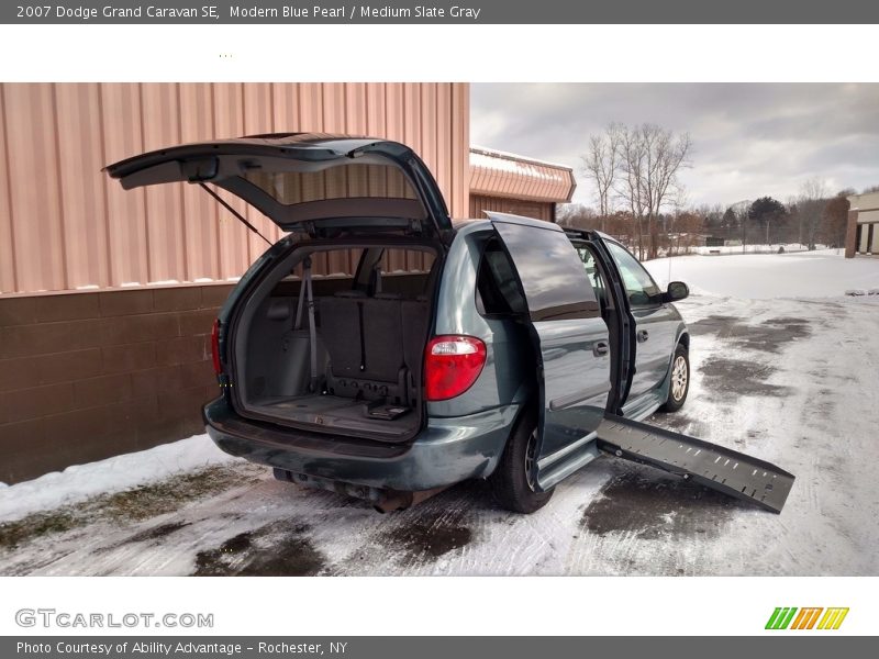 Modern Blue Pearl / Medium Slate Gray 2007 Dodge Grand Caravan SE