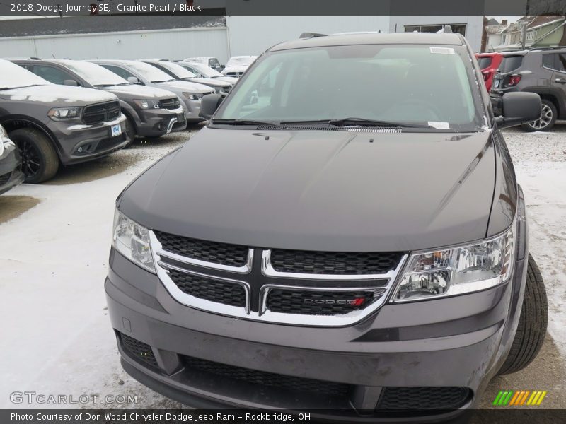 Granite Pearl / Black 2018 Dodge Journey SE