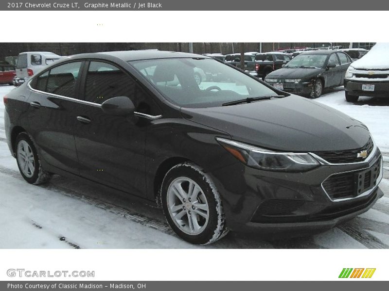 Graphite Metallic / Jet Black 2017 Chevrolet Cruze LT
