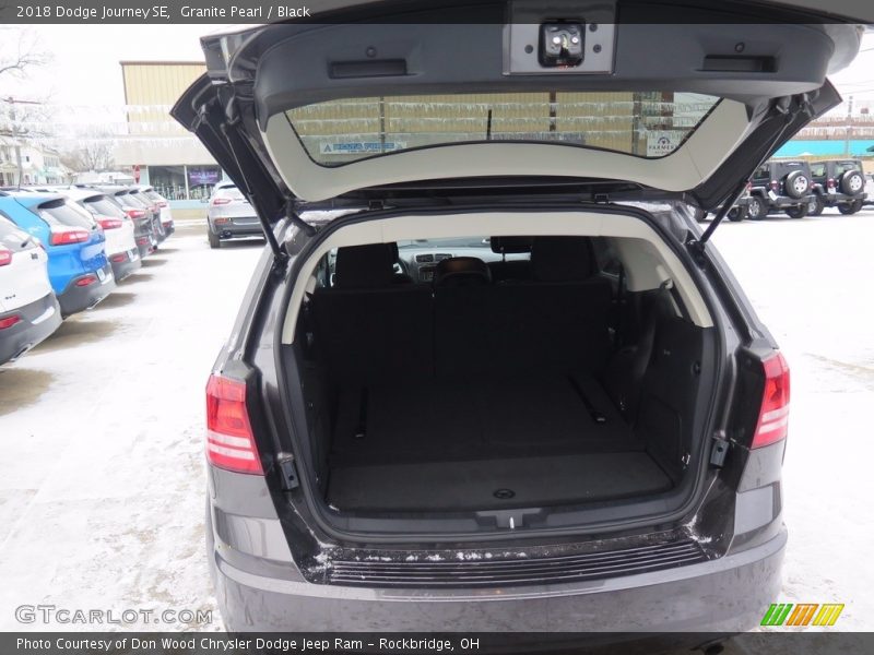 Granite Pearl / Black 2018 Dodge Journey SE