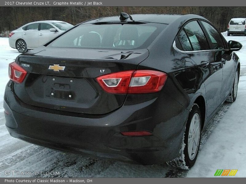 Graphite Metallic / Jet Black 2017 Chevrolet Cruze LT