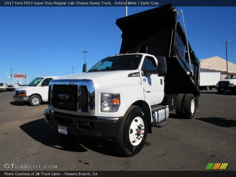 Oxford White / Earth Gray 2017 Ford F650 Super Duty Regular Cab Chassis Dump Truck