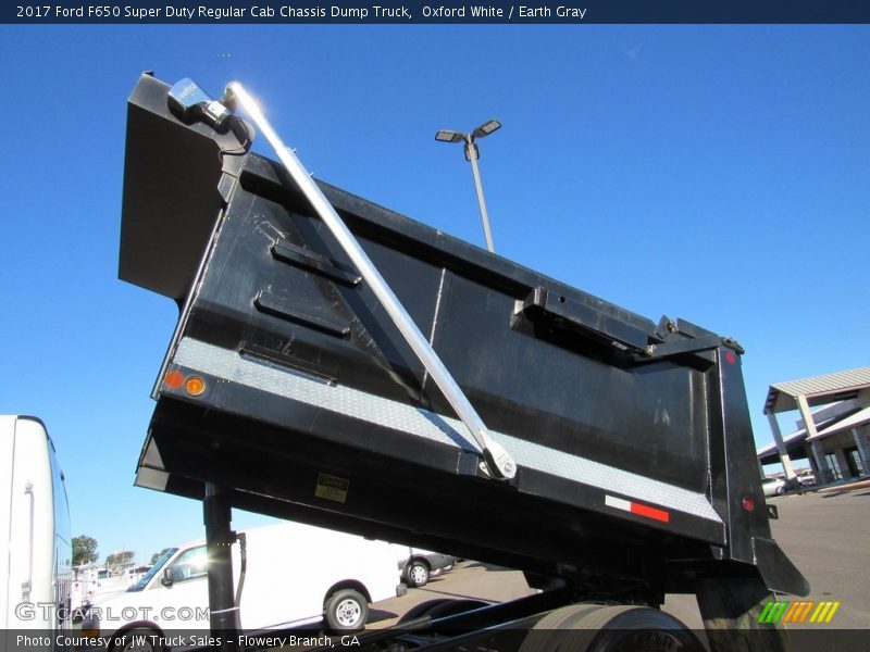 Oxford White / Earth Gray 2017 Ford F650 Super Duty Regular Cab Chassis Dump Truck