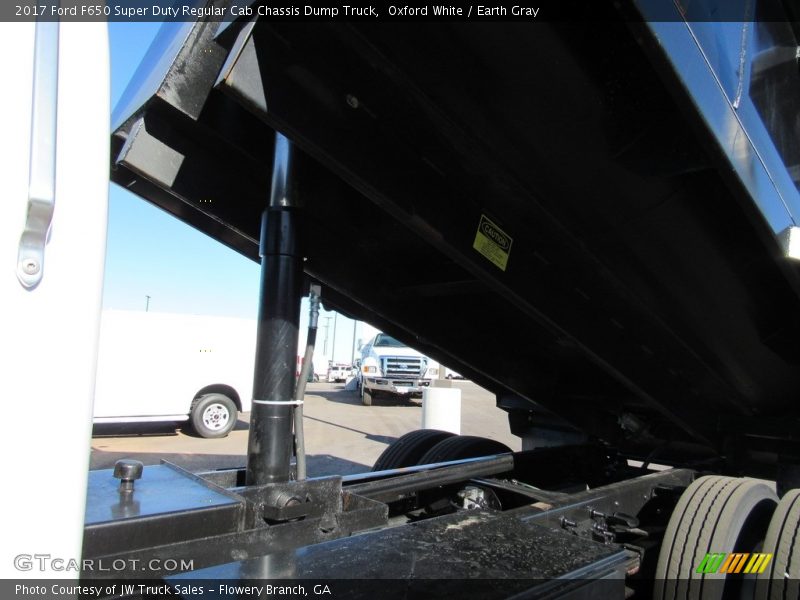 Oxford White / Earth Gray 2017 Ford F650 Super Duty Regular Cab Chassis Dump Truck