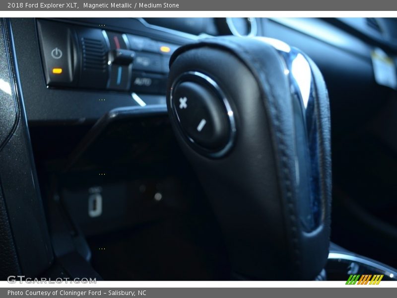 Magnetic Metallic / Medium Stone 2018 Ford Explorer XLT