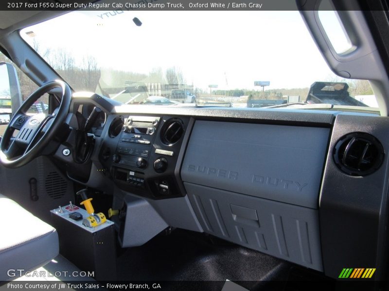 Oxford White / Earth Gray 2017 Ford F650 Super Duty Regular Cab Chassis Dump Truck