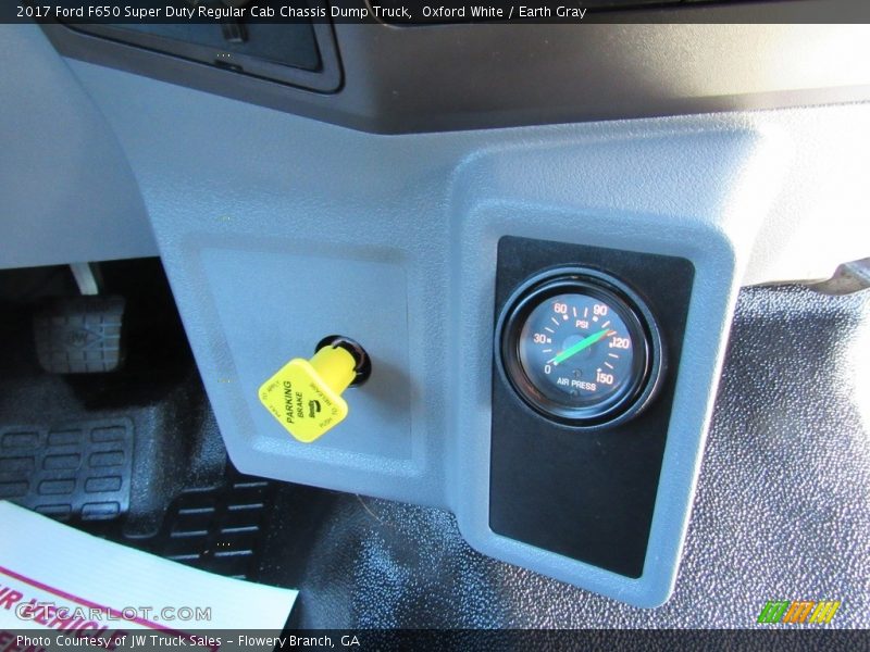 Oxford White / Earth Gray 2017 Ford F650 Super Duty Regular Cab Chassis Dump Truck
