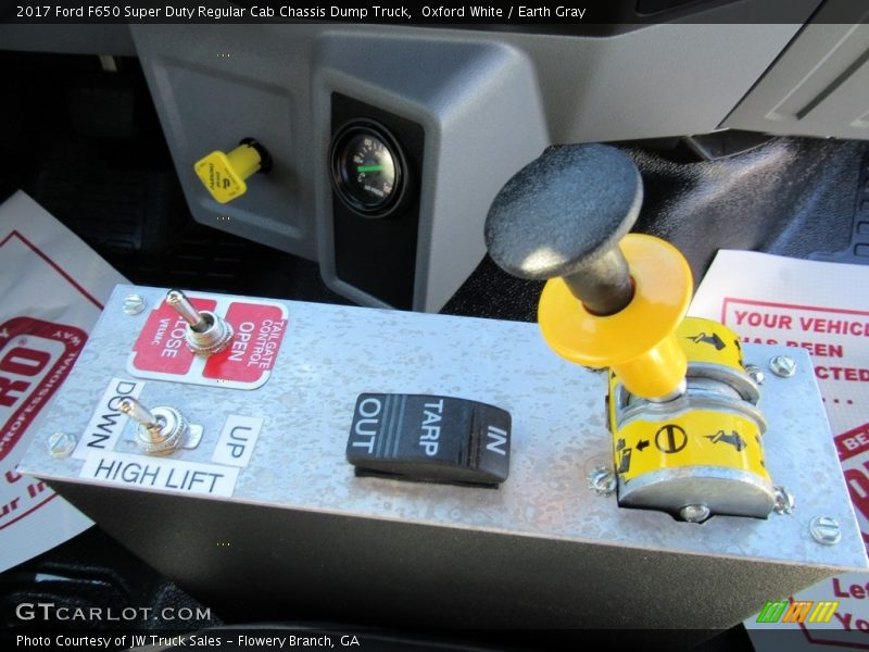 Oxford White / Earth Gray 2017 Ford F650 Super Duty Regular Cab Chassis Dump Truck