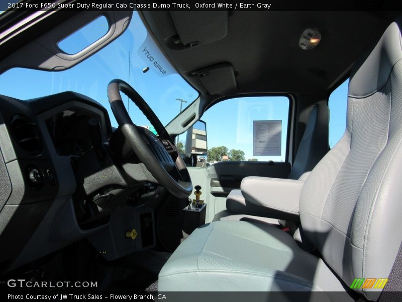Oxford White / Earth Gray 2017 Ford F650 Super Duty Regular Cab Chassis Dump Truck