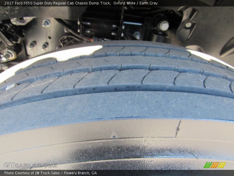Oxford White / Earth Gray 2017 Ford F650 Super Duty Regular Cab Chassis Dump Truck