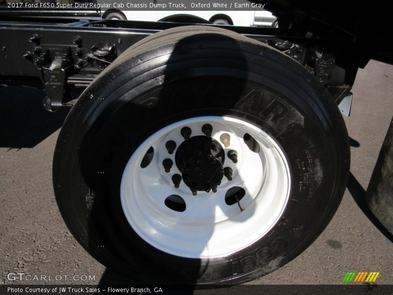 Oxford White / Earth Gray 2017 Ford F650 Super Duty Regular Cab Chassis Dump Truck