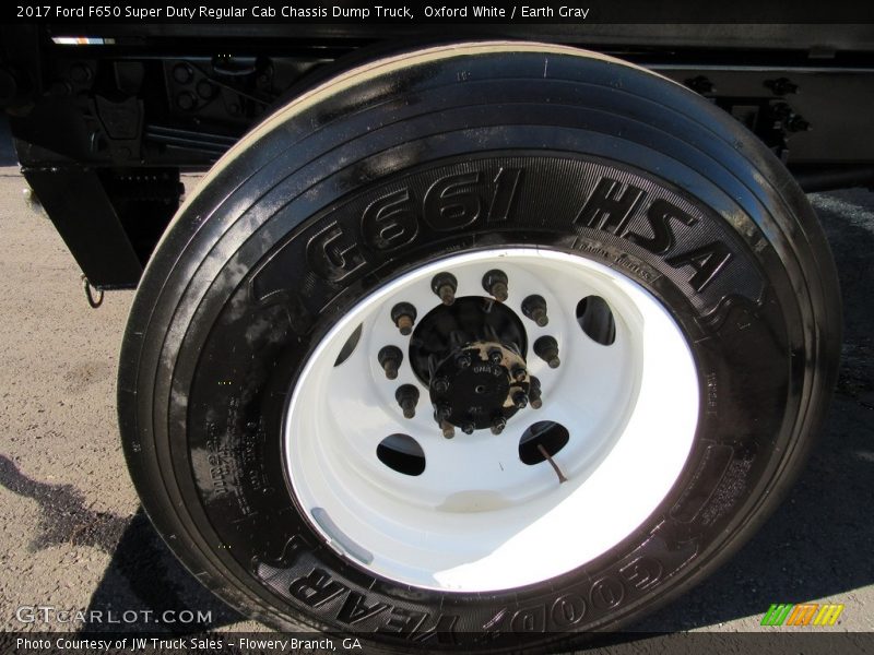 Oxford White / Earth Gray 2017 Ford F650 Super Duty Regular Cab Chassis Dump Truck