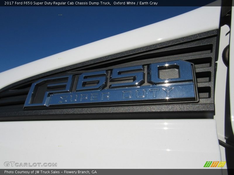 Oxford White / Earth Gray 2017 Ford F650 Super Duty Regular Cab Chassis Dump Truck