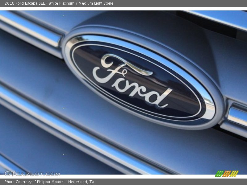 White Platinum / Medium Light Stone 2018 Ford Escape SEL