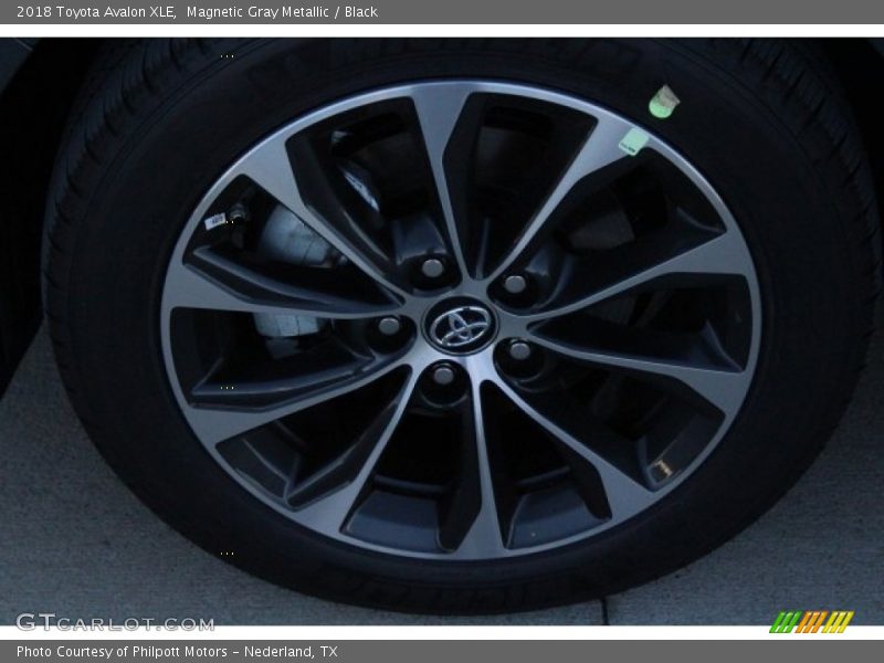 Magnetic Gray Metallic / Black 2018 Toyota Avalon XLE