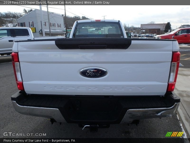 Oxford White / Earth Gray 2018 Ford F250 Super Duty XL Regular Cab 4x4