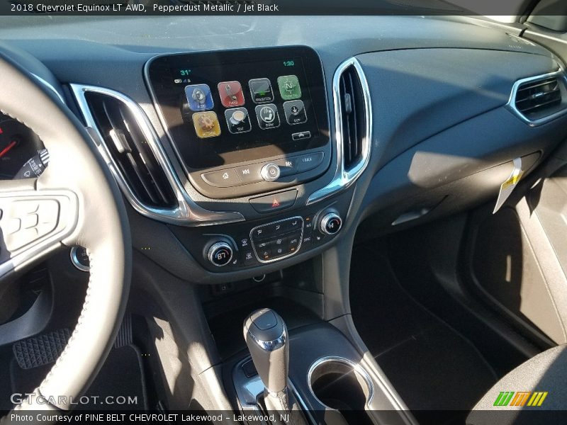 Pepperdust Metallic / Jet Black 2018 Chevrolet Equinox LT AWD
