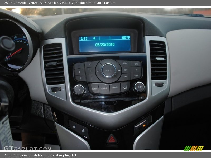 Silver Ice Metallic / Jet Black/Medium Titanium 2012 Chevrolet Cruze LS