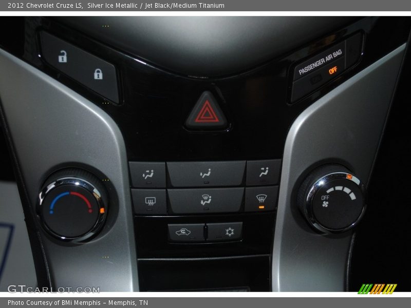 Silver Ice Metallic / Jet Black/Medium Titanium 2012 Chevrolet Cruze LS