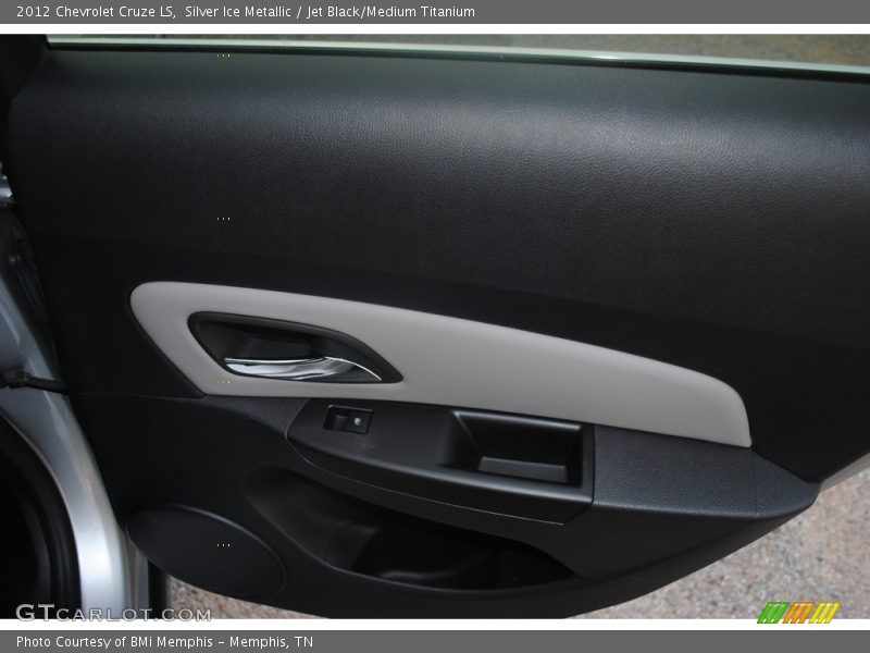 Silver Ice Metallic / Jet Black/Medium Titanium 2012 Chevrolet Cruze LS